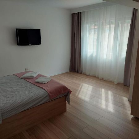 Ela'S Apartment Бэиле-Еркулане Экстерьер фото
