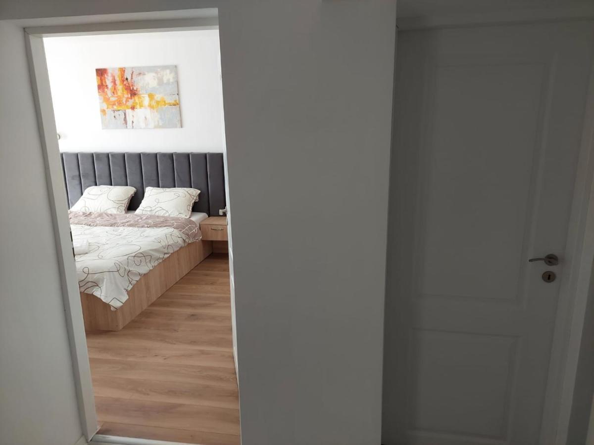 Ela'S Apartment Бэиле-Еркулане Экстерьер фото